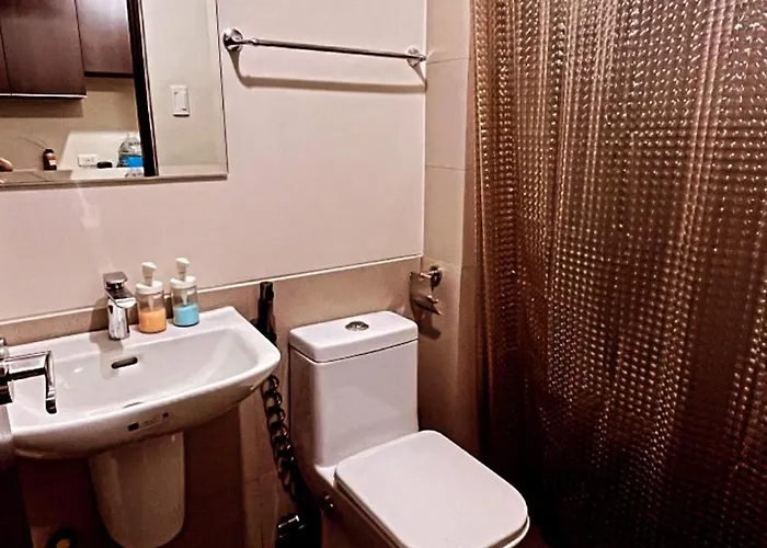 Tinee Staycation Apartahotel Manila